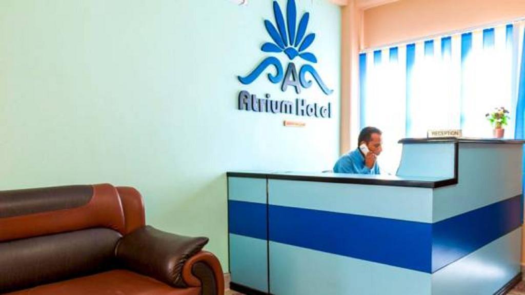 Hotel Atrium Pokhara Esterno foto