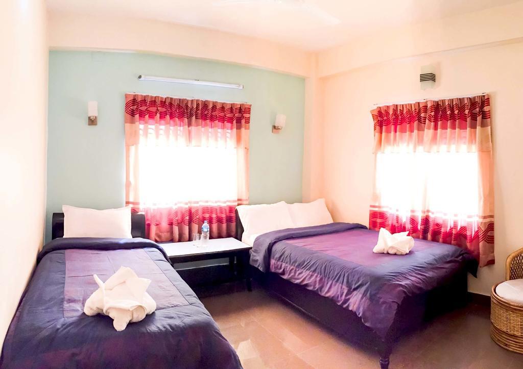 Hotel Atrium Pokhara Esterno foto