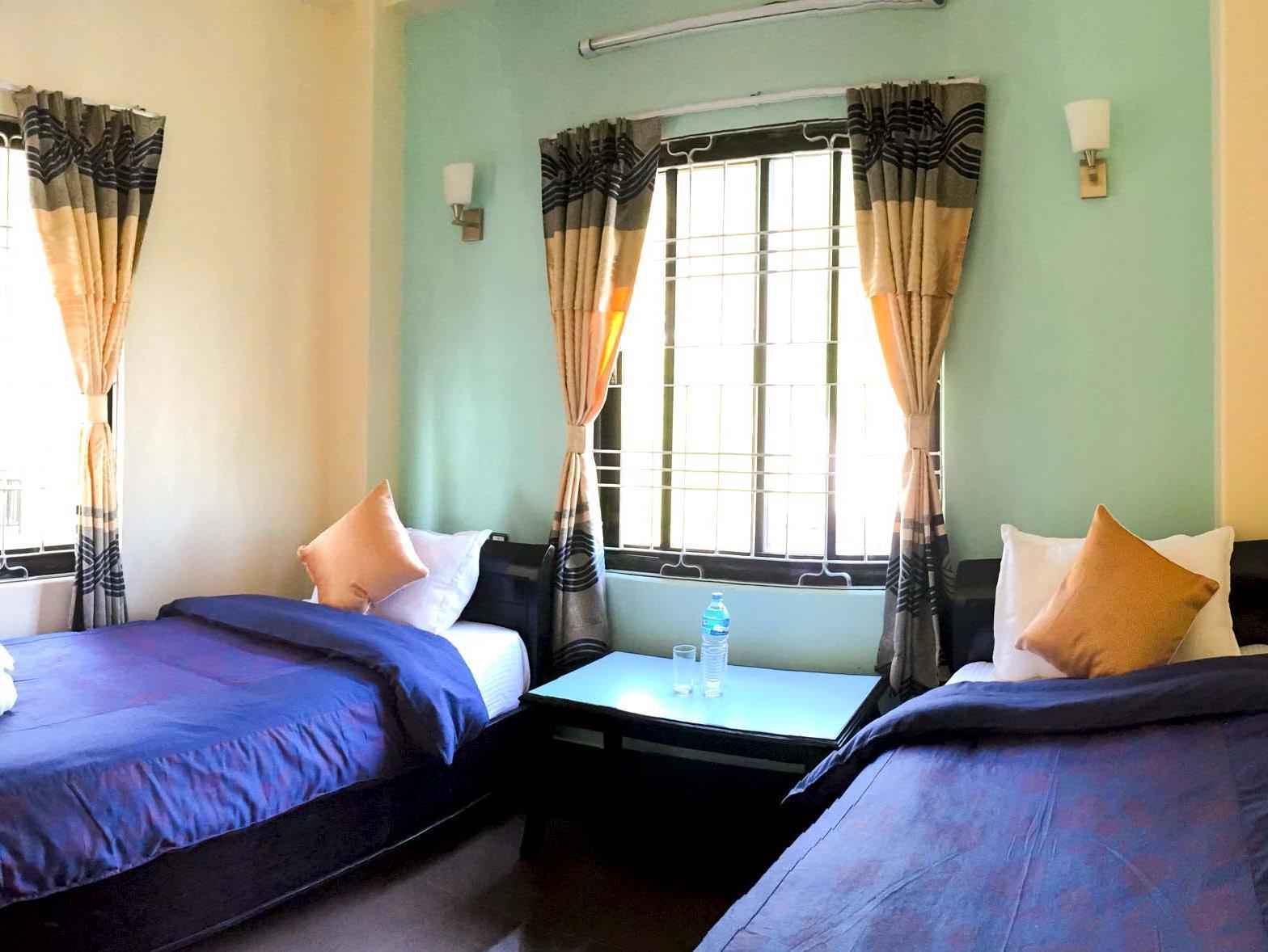 Hotel Atrium Pokhara Esterno foto