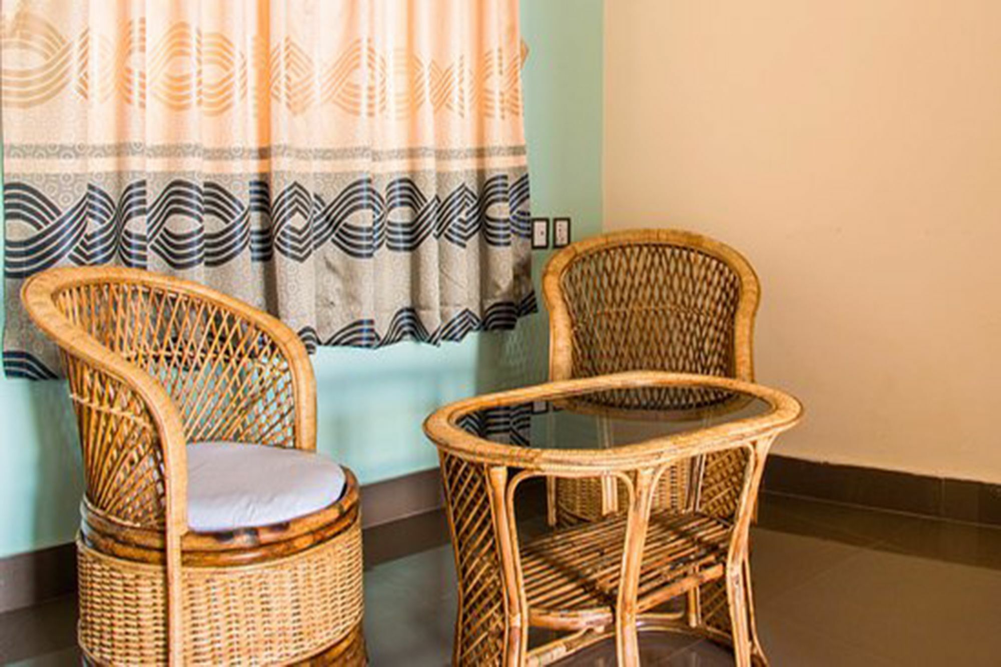 Hotel Atrium Pokhara Esterno foto